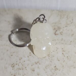 Skull Keychain ( glow in the dark )